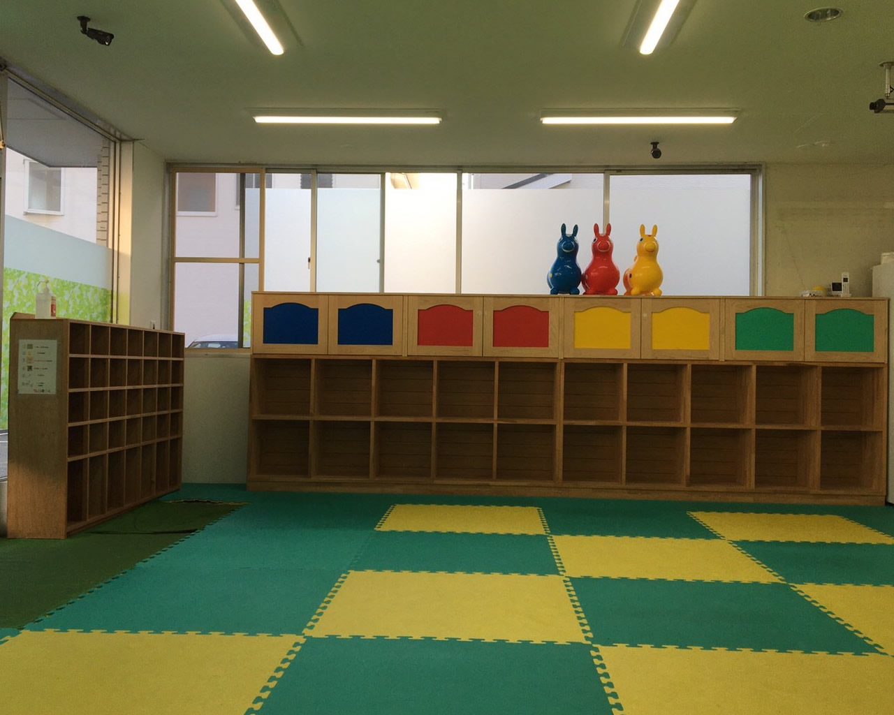 障がい児総合支援　ウキウキはなさく／児童発達支援・放課後等デイサービス／就労継続支援B型／短期入所（ショートステイ）／兵庫 宝塚 山本丸橋　伊丹 中野西 中野東 荻野西　尼崎 南塚口 東園田　池田